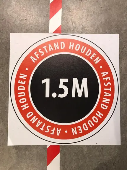 Vloerstickers geschikt voor iedere droge en schone ondergrond.