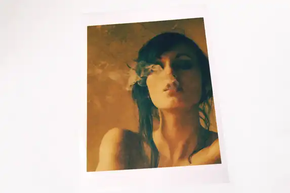 Fine art prints verlijmd op 3 mm dibond, prachtig voor indringende, artistieke foto's. 